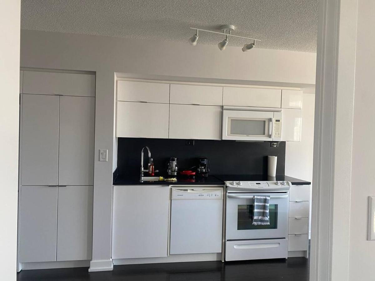Family Oriented Downtown Toronto 2Bdrm Condo With Parking & Office Space Exterior foto